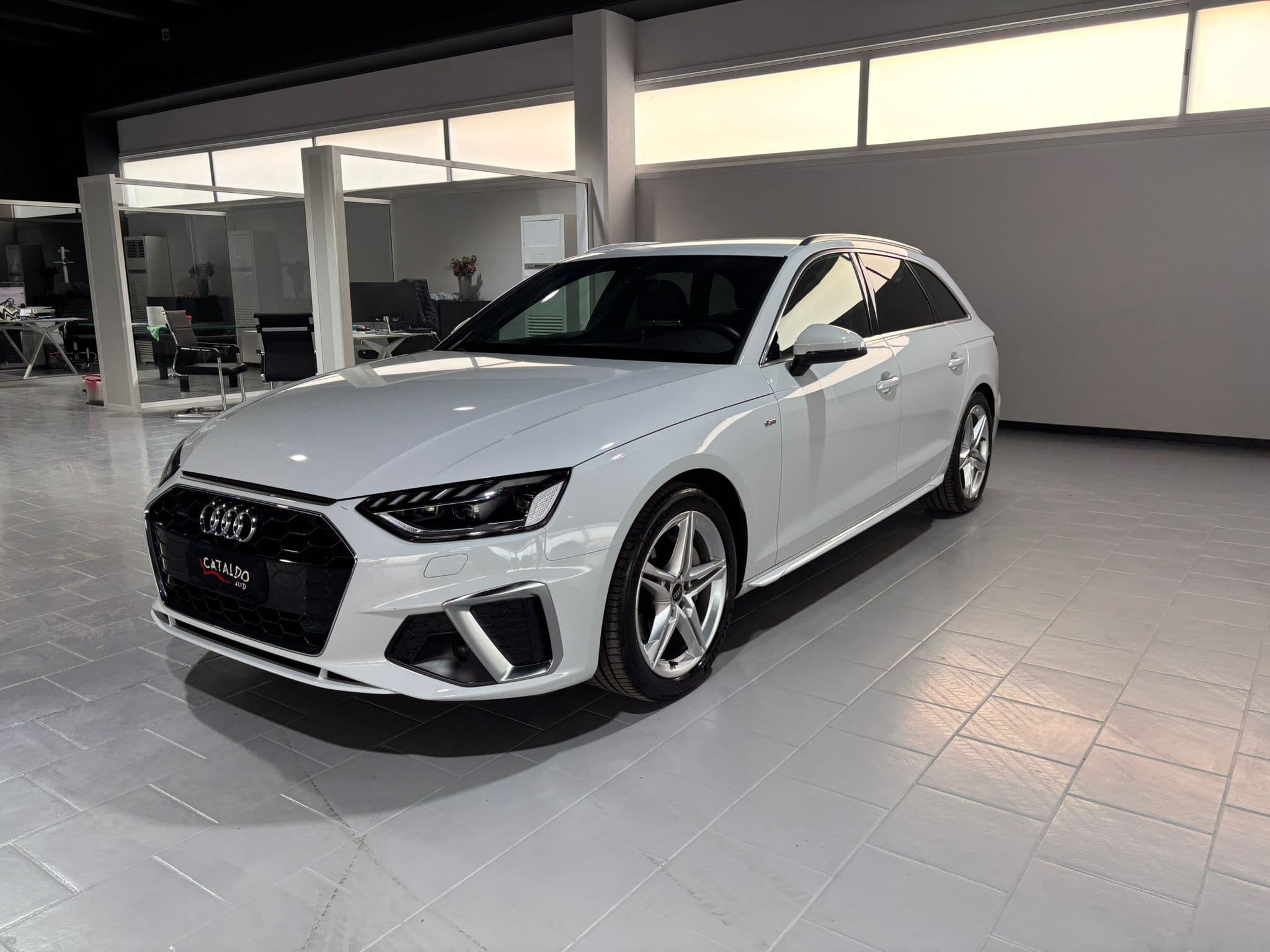 Audi A4 V 2019 Avant 40 2.0 tdi mhev S line edition quattro 204cv s-tronic - Immagine 1