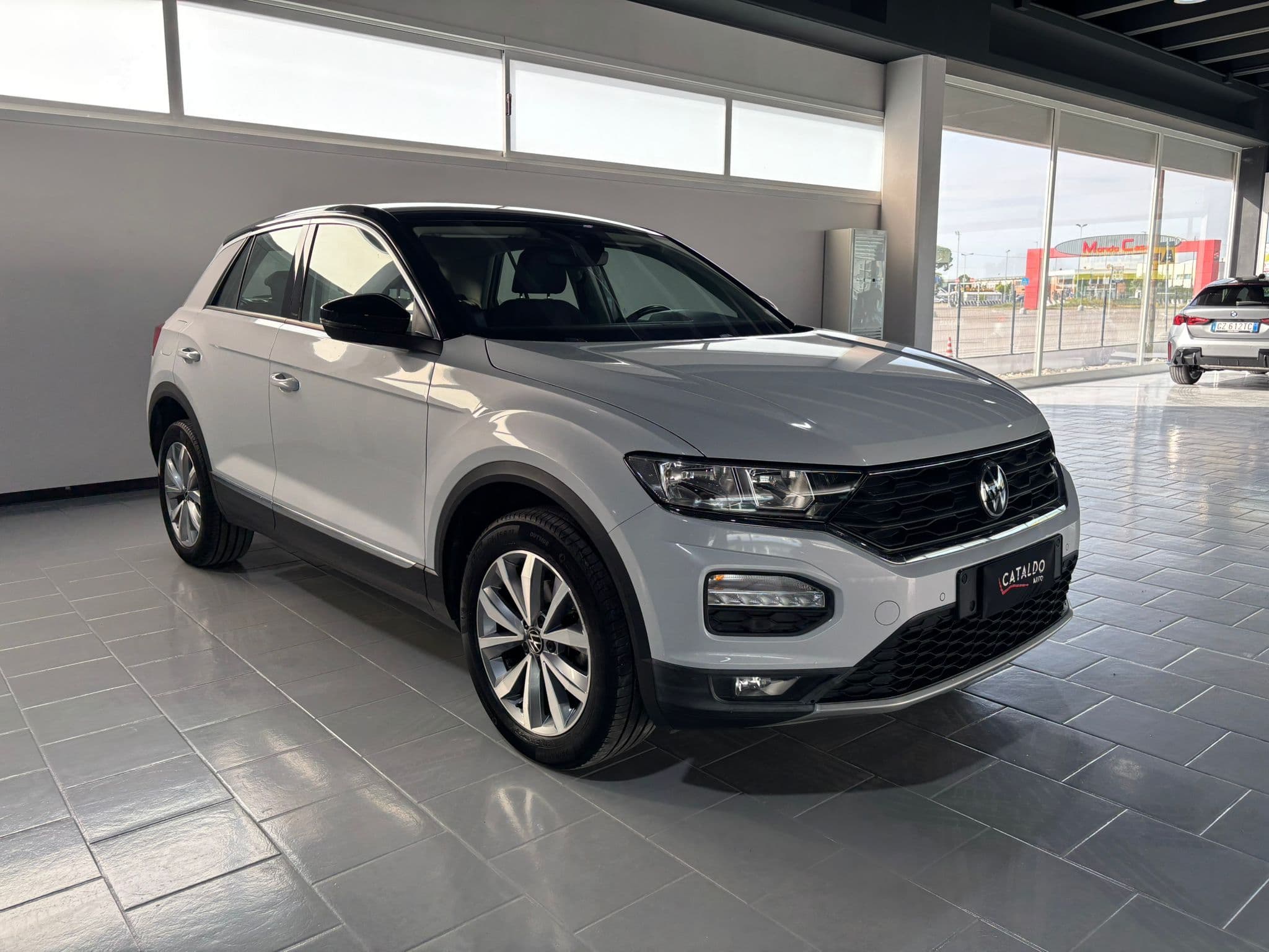 Volkswagen T-Roc I 2017 1.0 tsi Style 110cv - Immagine 7