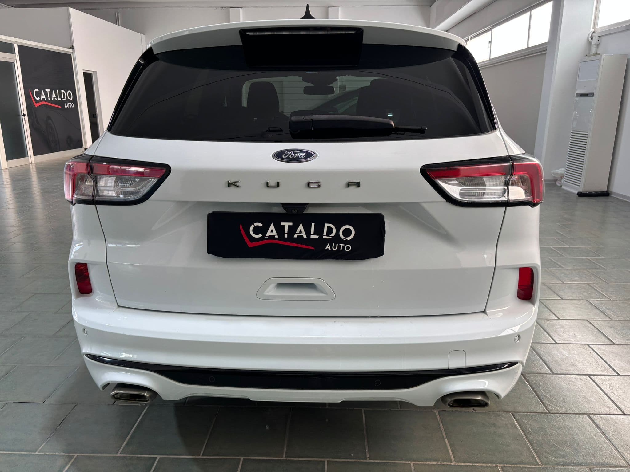 Ford Kuga III 2020 1.5 ecoblue ST-Line 2wd 120cv - Immagine 4