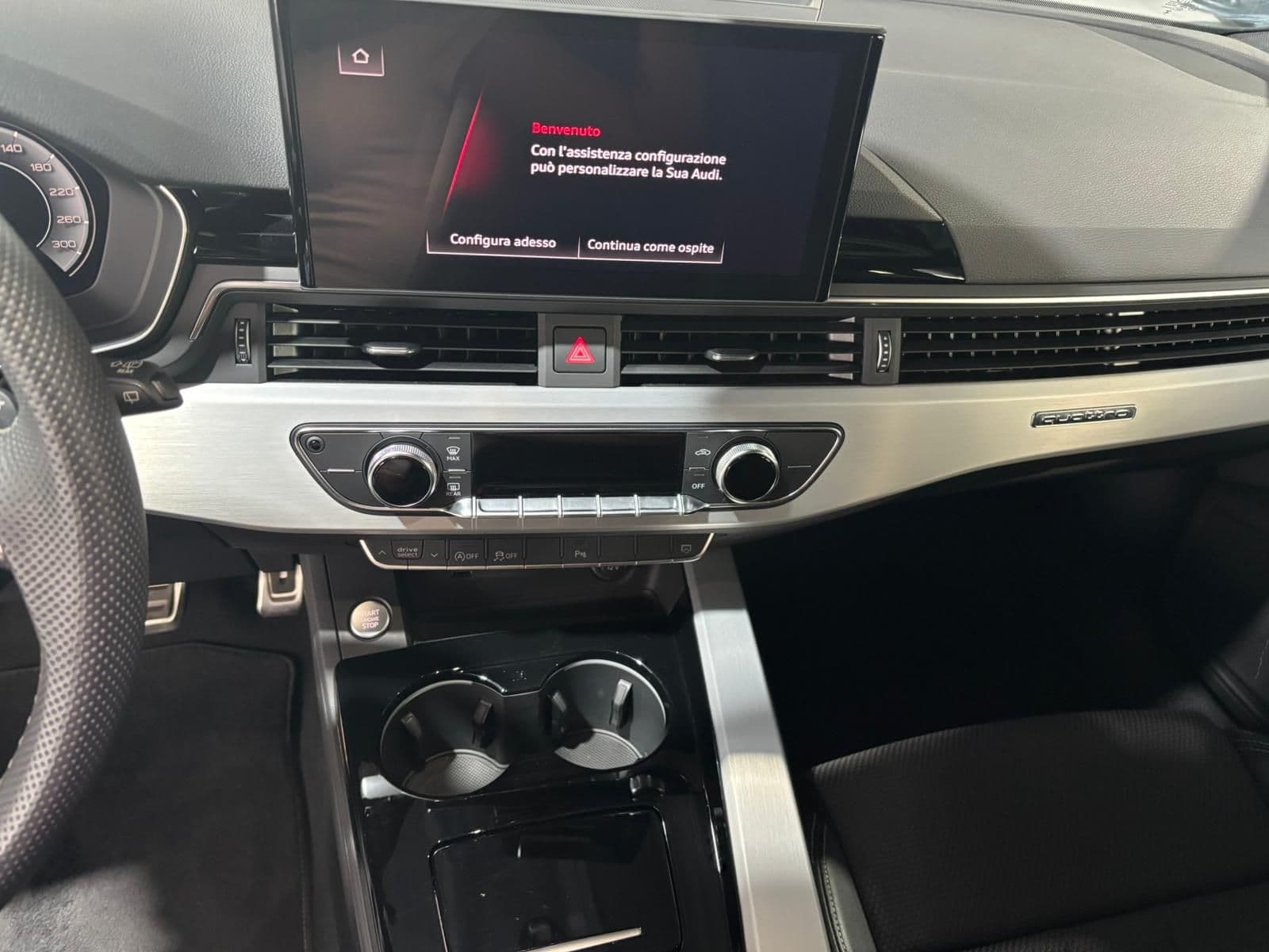 Audi A4 V 2019 Avant 40 2.0 tdi mhev S line edition quattro 204cv s-tronic - Immagine 14