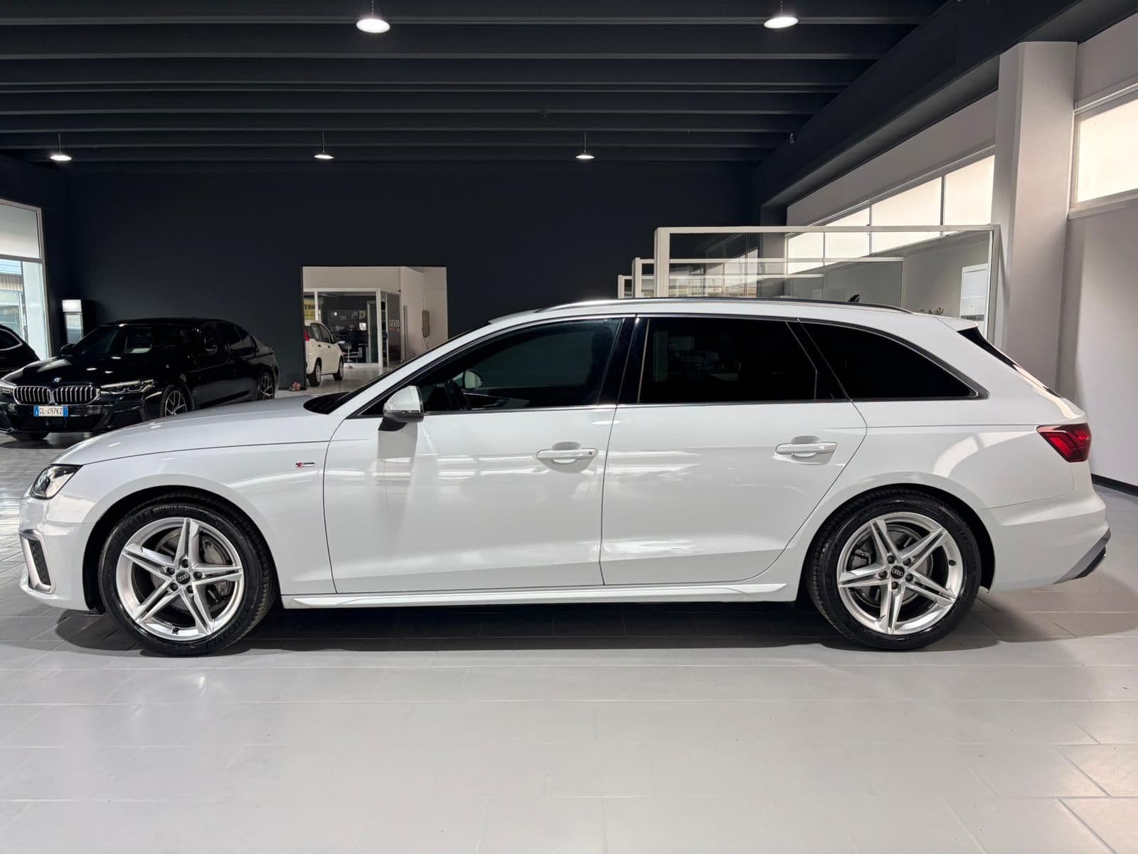Audi A4 V 2019 Avant 40 2.0 tdi mhev S line edition quattro 204cv s-tronic - Immagine 2
