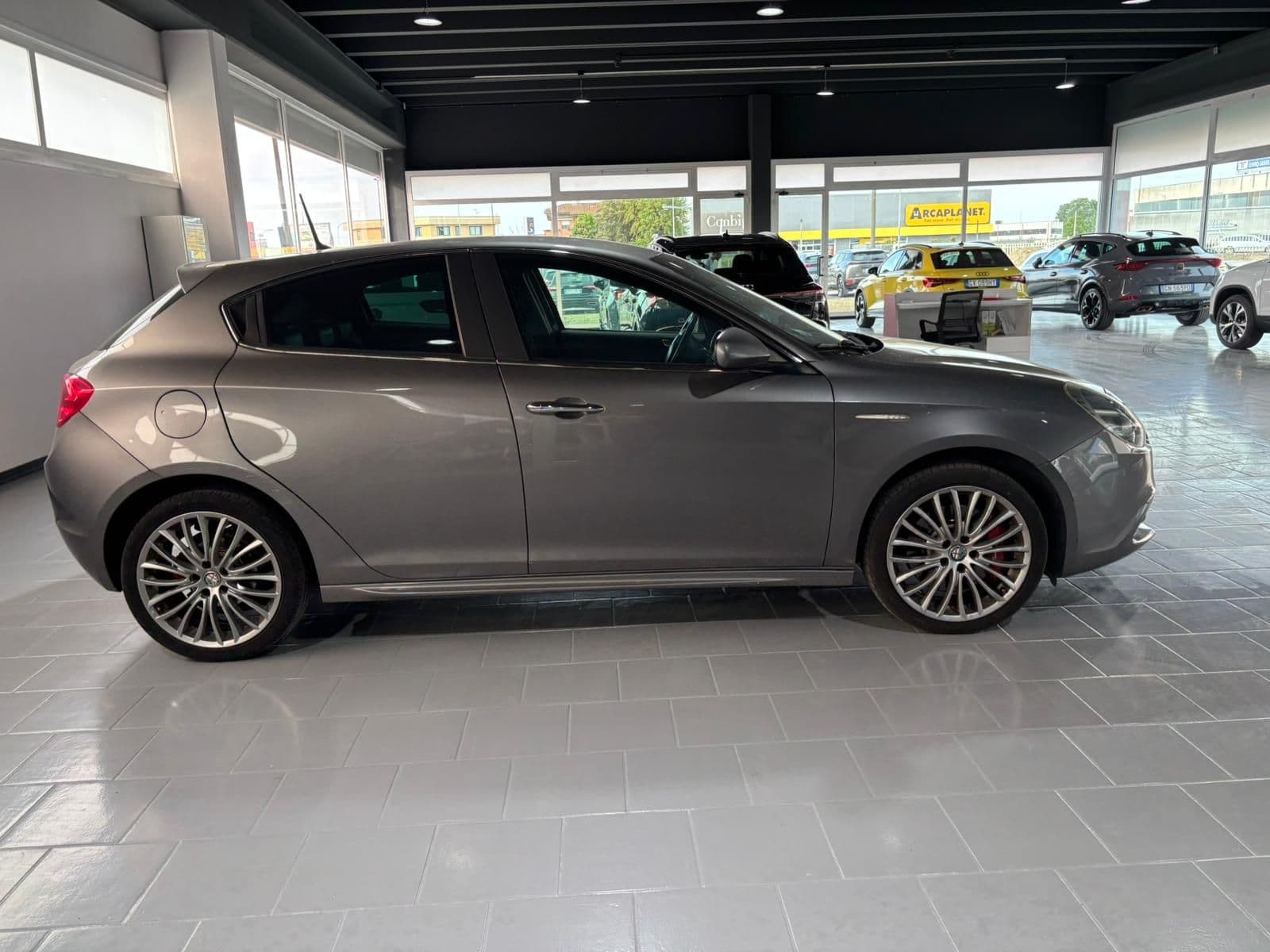 Alfa Romeo Giulietta III 2010 1.4 t. Riders Gpl 120cv - Immagine 6