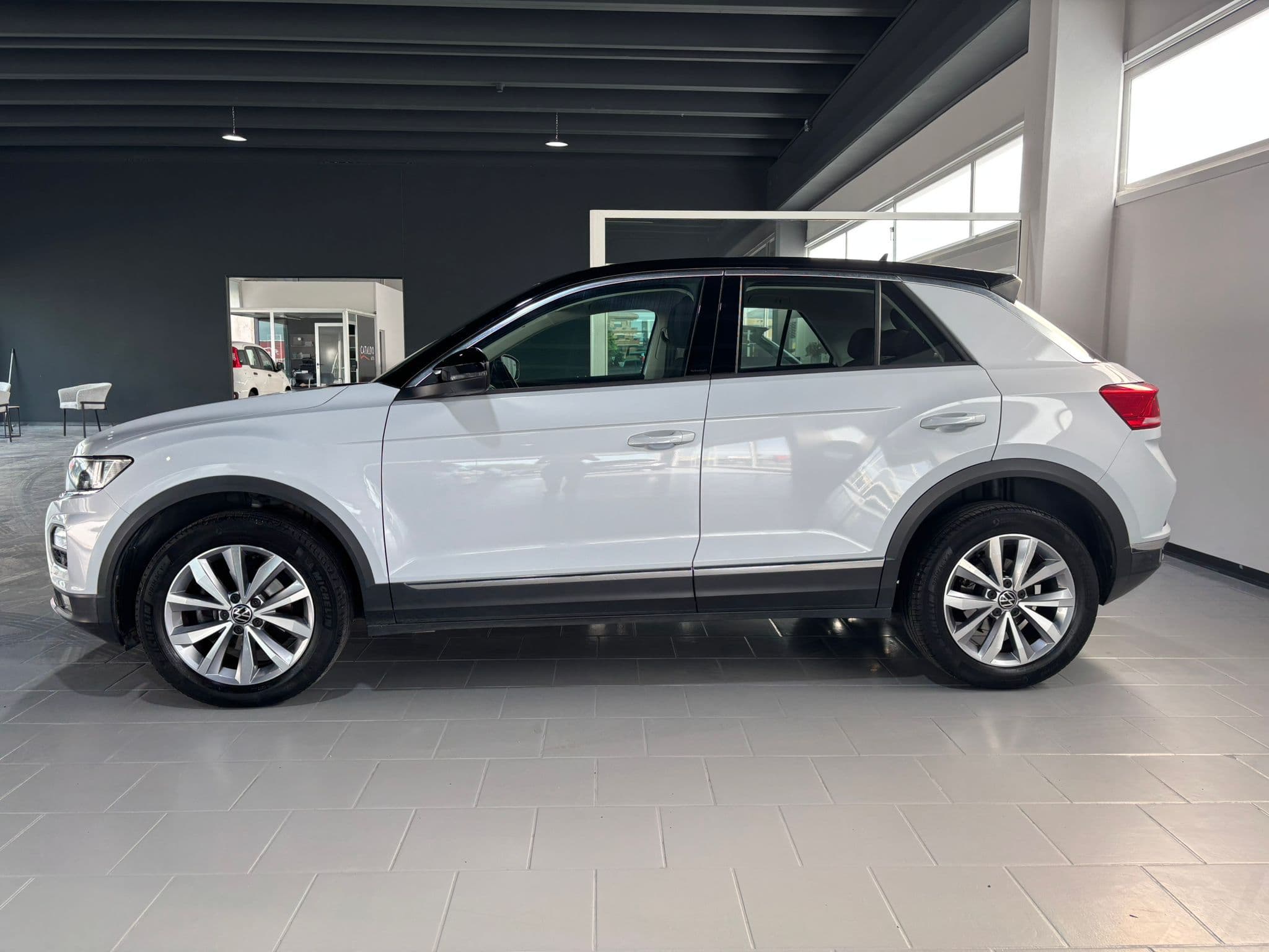 Volkswagen T-Roc I 2017 1.0 tsi Style 110cv - Immagine 2