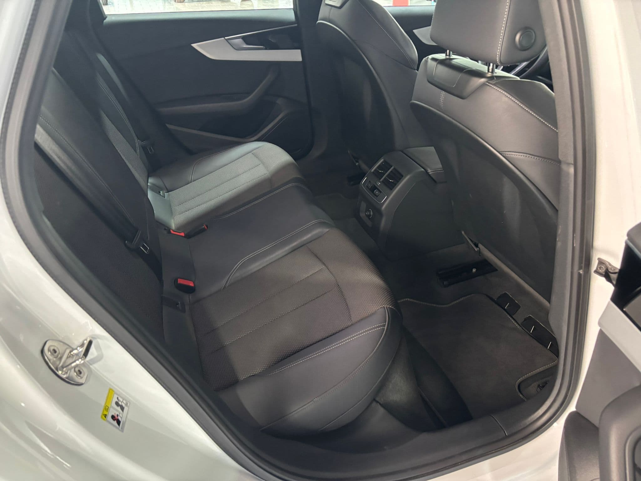 Audi A4 V 2019 Avant 40 2.0 tdi mhev S line edition quattro 204cv s-tronic - Immagine 19