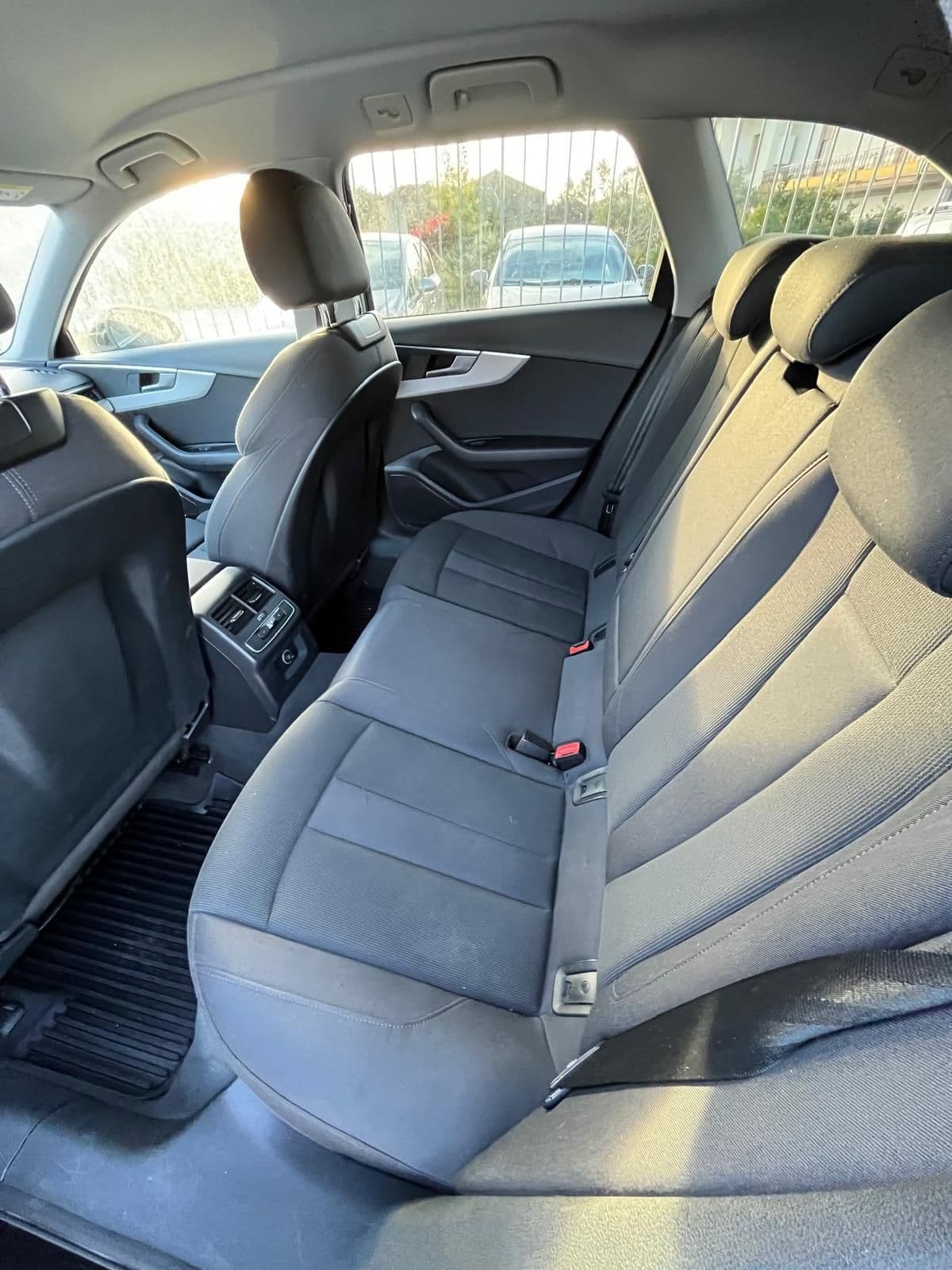 Audi A4 Avant 40 2.0 g-tron Business Sport 170cv s-tronic - Miniatura 13