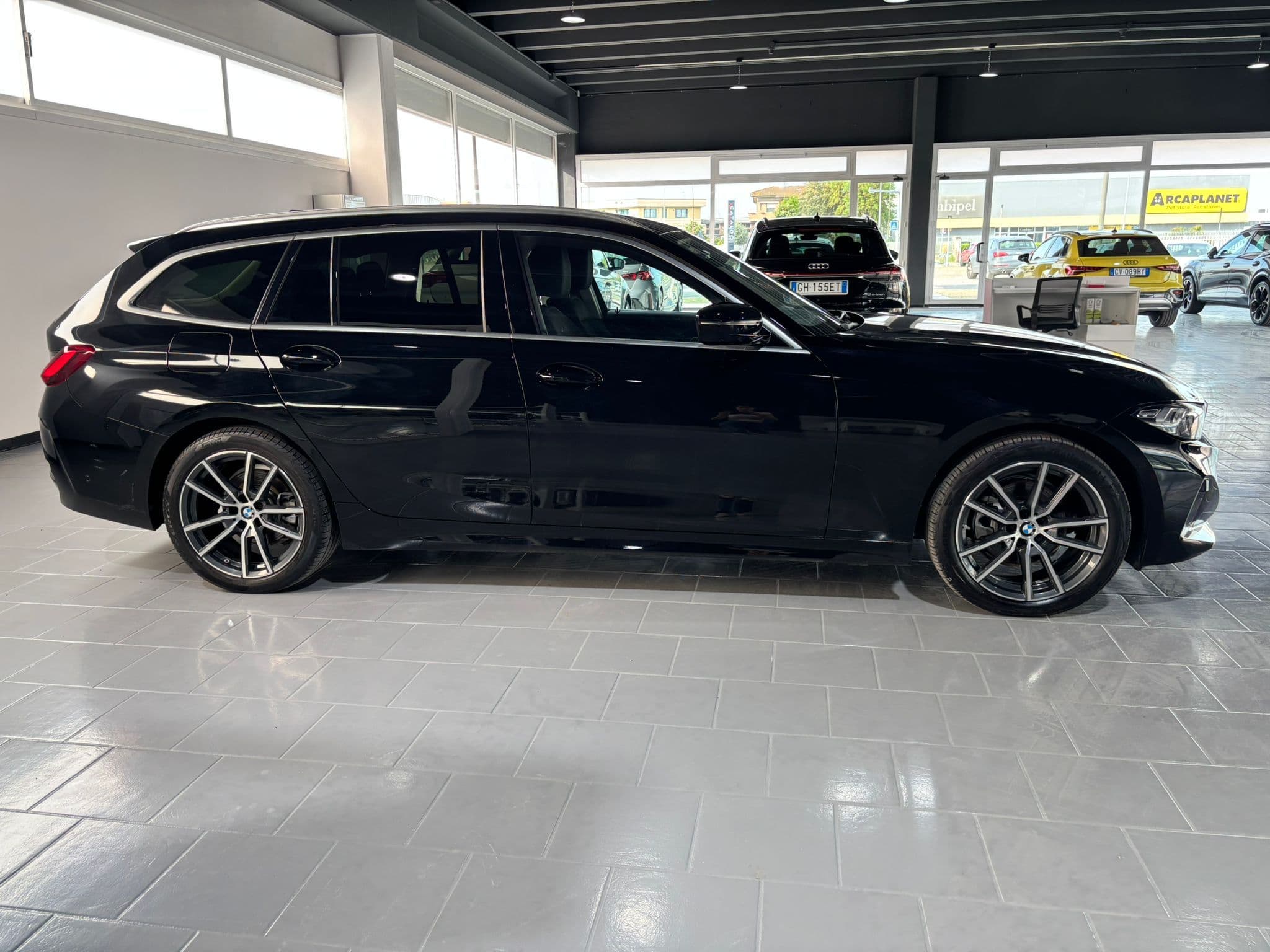 BMW 320 Serie 3 G21 2022 Touring 320i Touring auto - Immagine 6