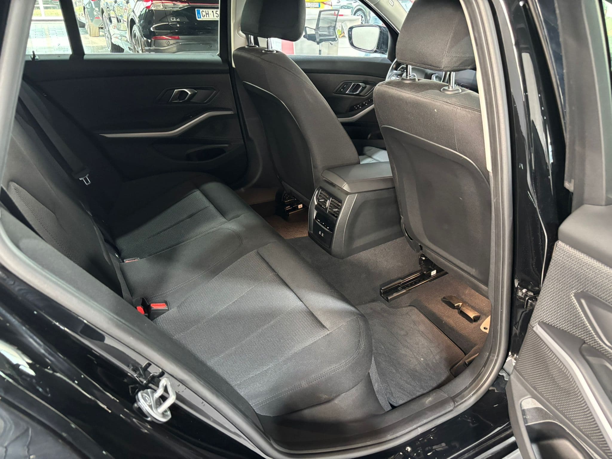 BMW 320 Serie 3 G21 2022 Touring 320i Touring auto - Immagine 20