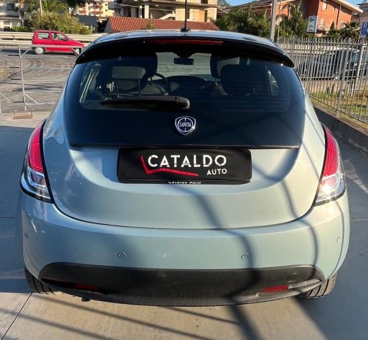 Lancia Ypsilon III 2021 1.0 firefly hybrid Gold - Immagine 3