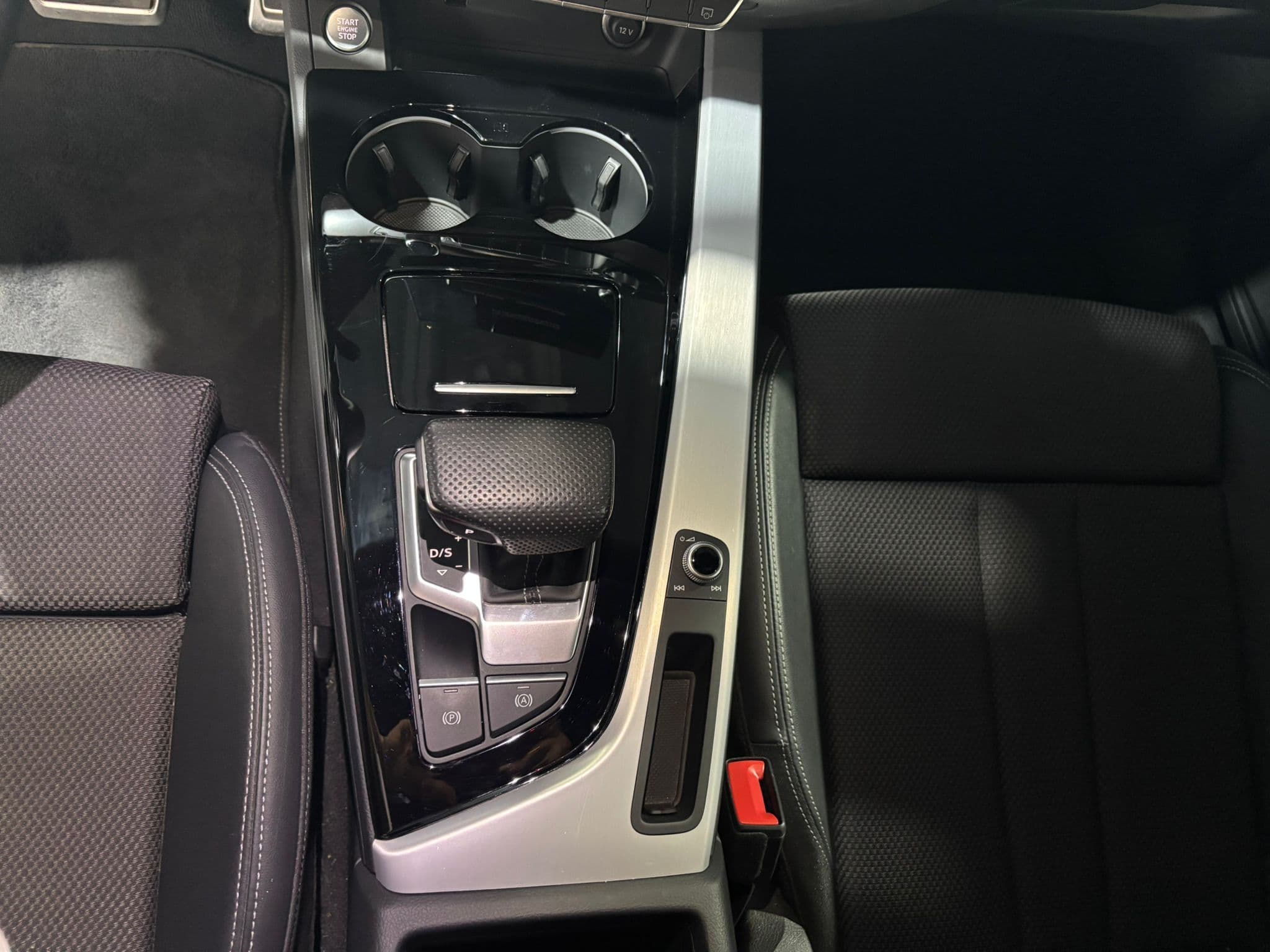 Audi A4 V 2019 Avant 40 2.0 tdi mhev S line edition quattro 204cv s-tronic - Immagine 16