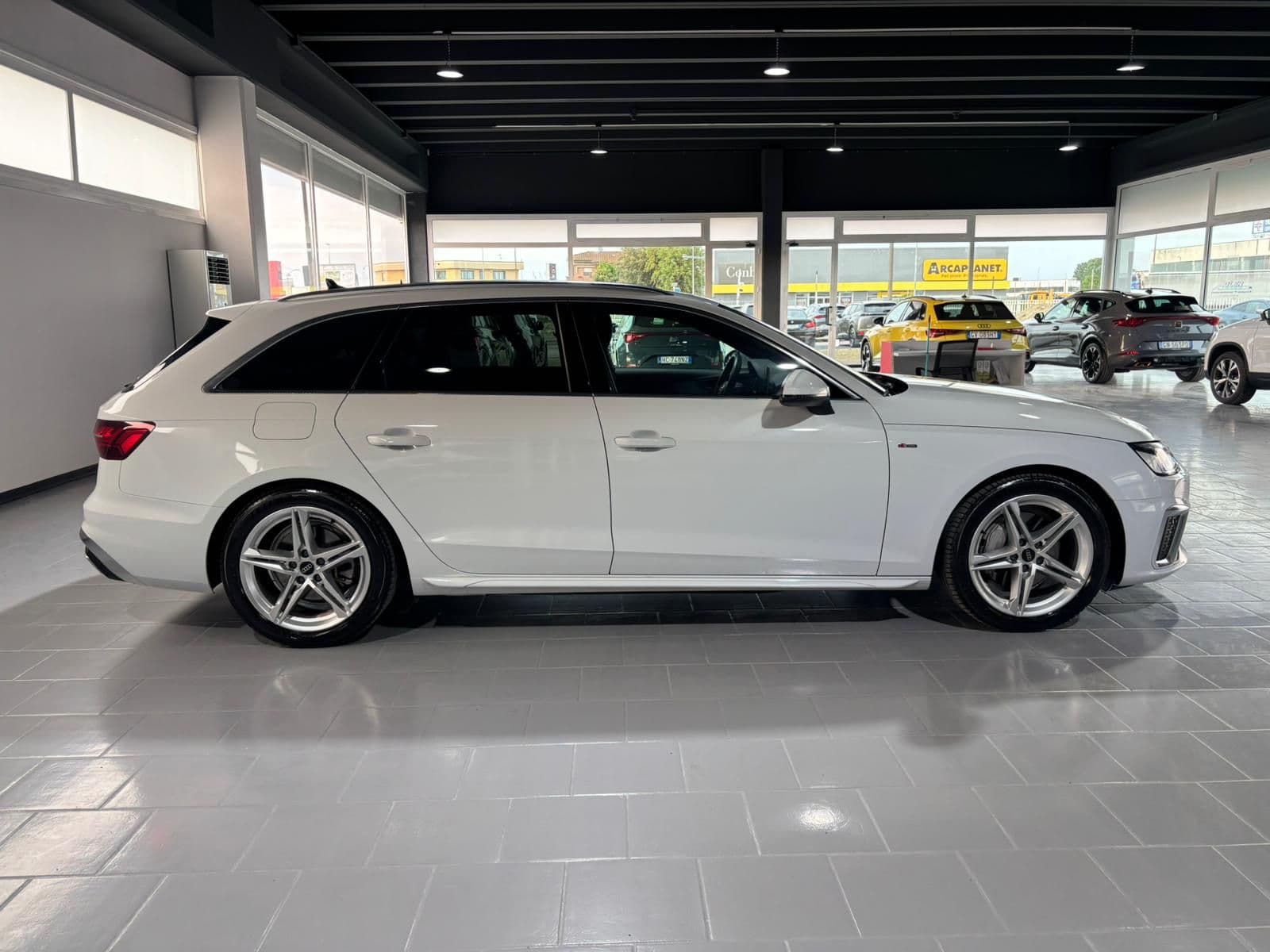 Audi A4 V 2019 Avant 40 2.0 tdi mhev S line edition quattro 204cv s-tronic - Immagine 6