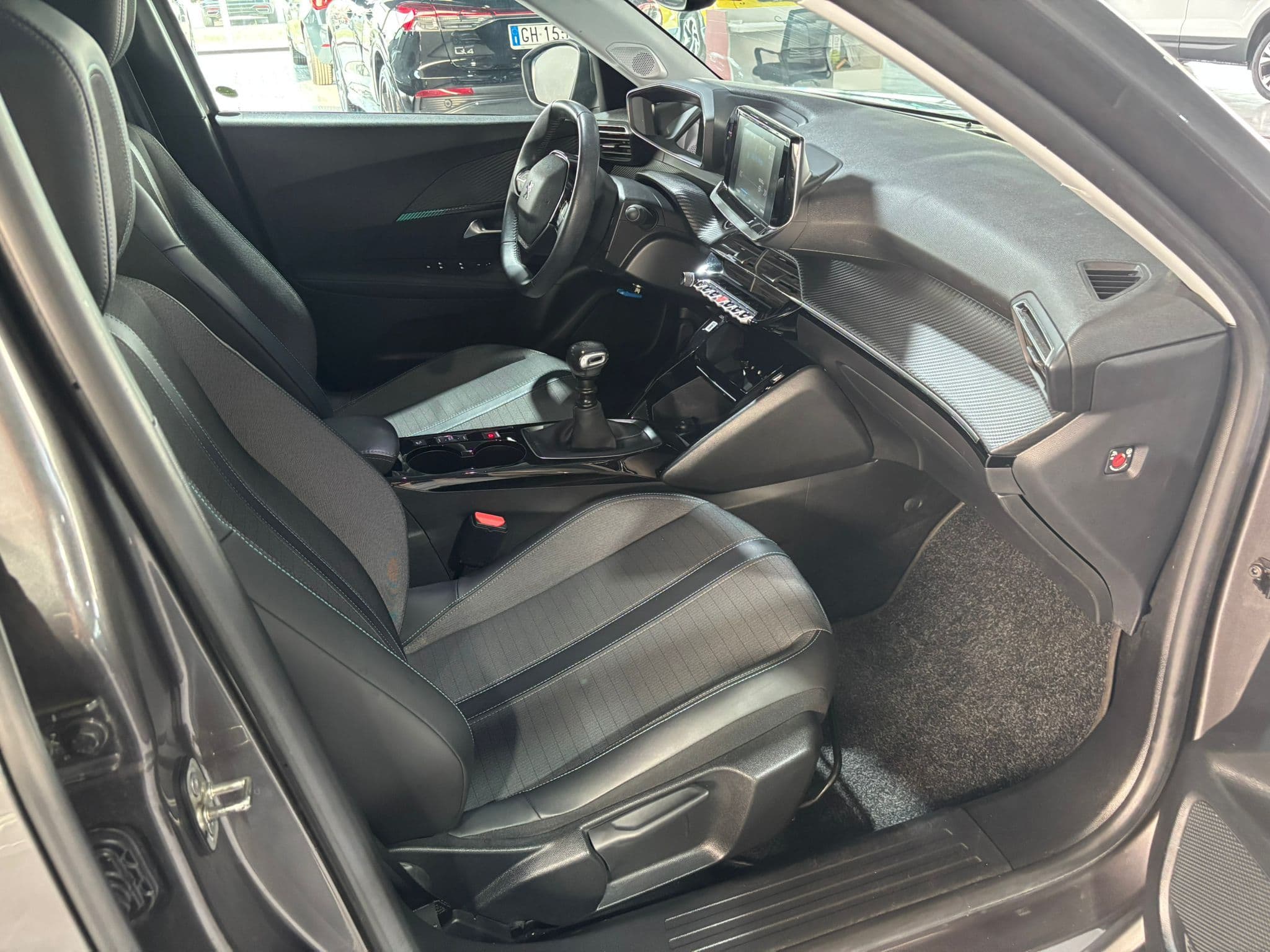 Peugeot 2008 II 2020 1.2 puretech Allure Pack  - Immagine 16