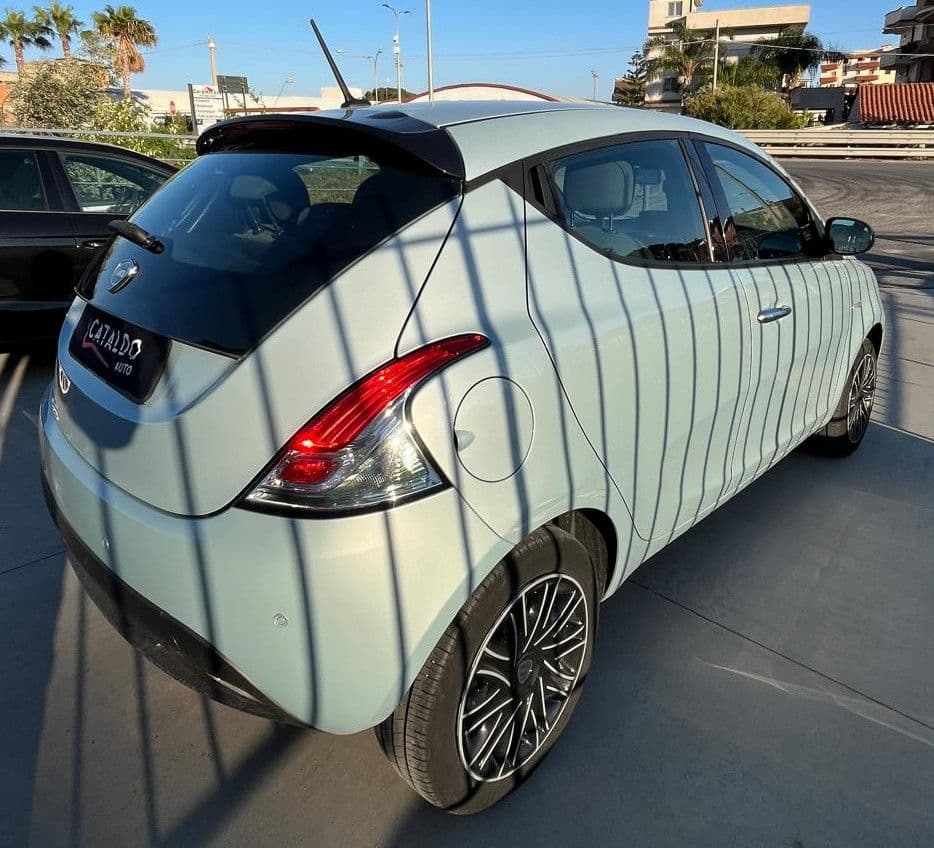 Lancia Ypsilon III 2021 1.0 firefly hybrid Gold - Immagine 4