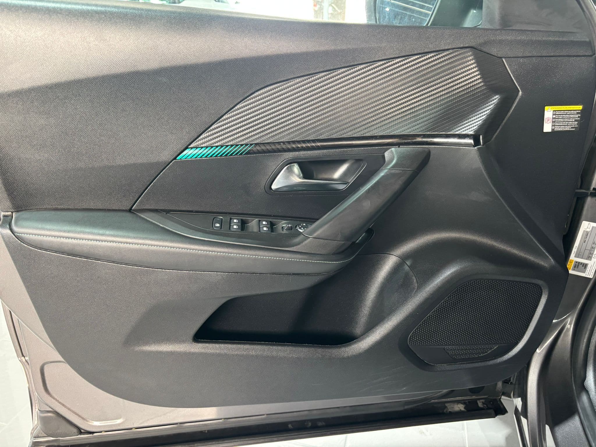 Peugeot 2008 II 2020 1.2 puretech Allure Pack  - Immagine 9