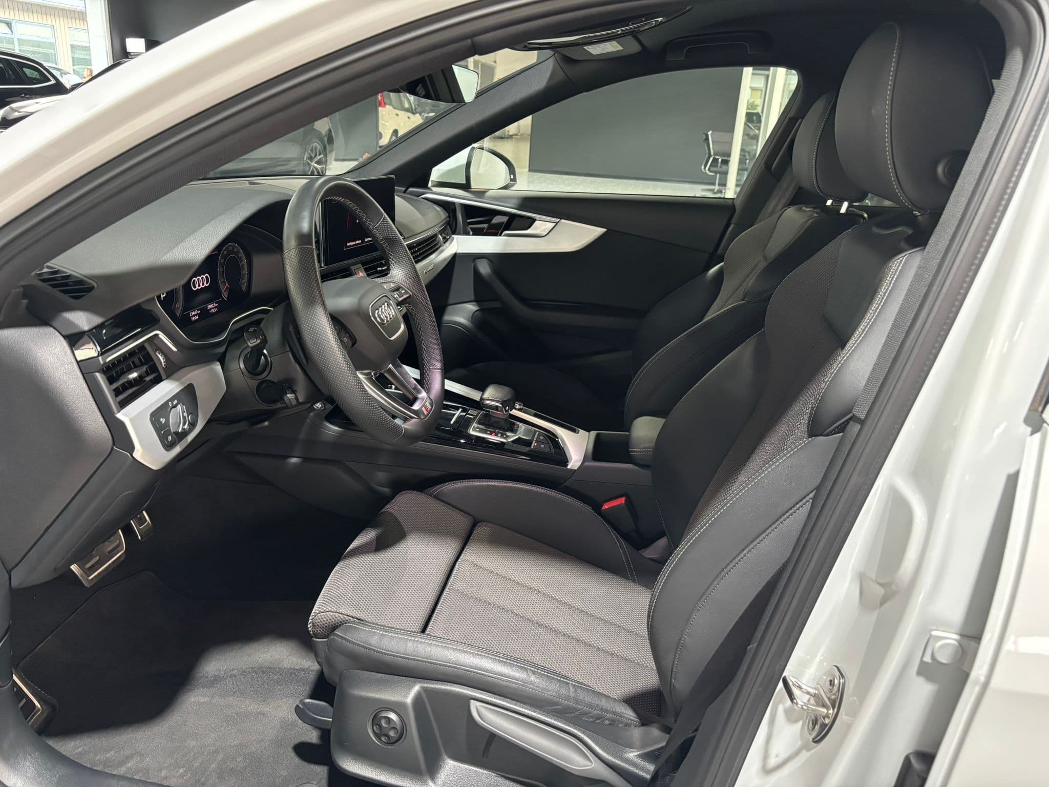 Audi A4 V 2019 Avant 40 2.0 tdi mhev S line edition quattro 204cv s-tronic - Immagine 10